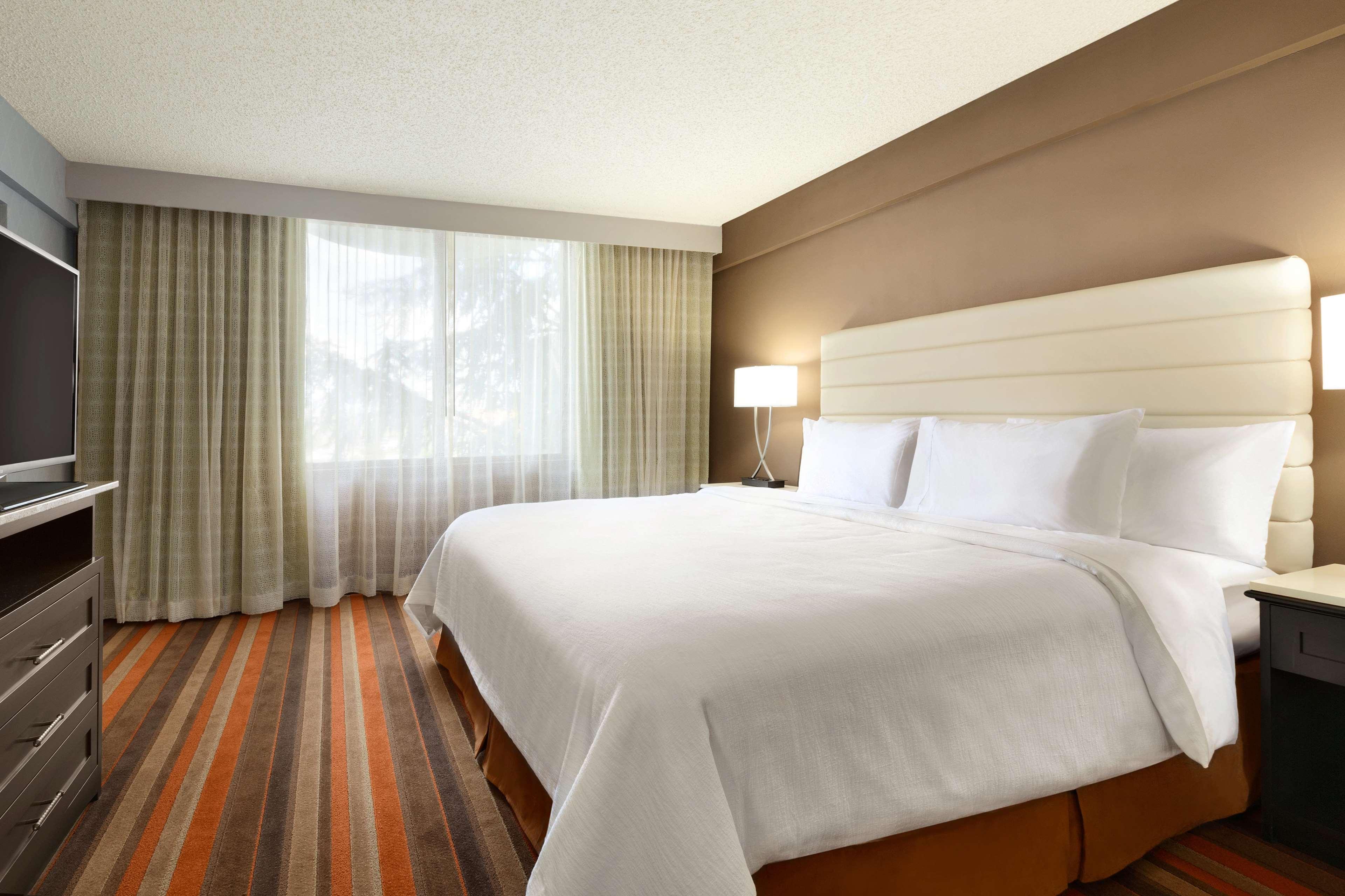 Embassy Suites By Hilton Oklahoma City Will Rogers Airport Esterno foto