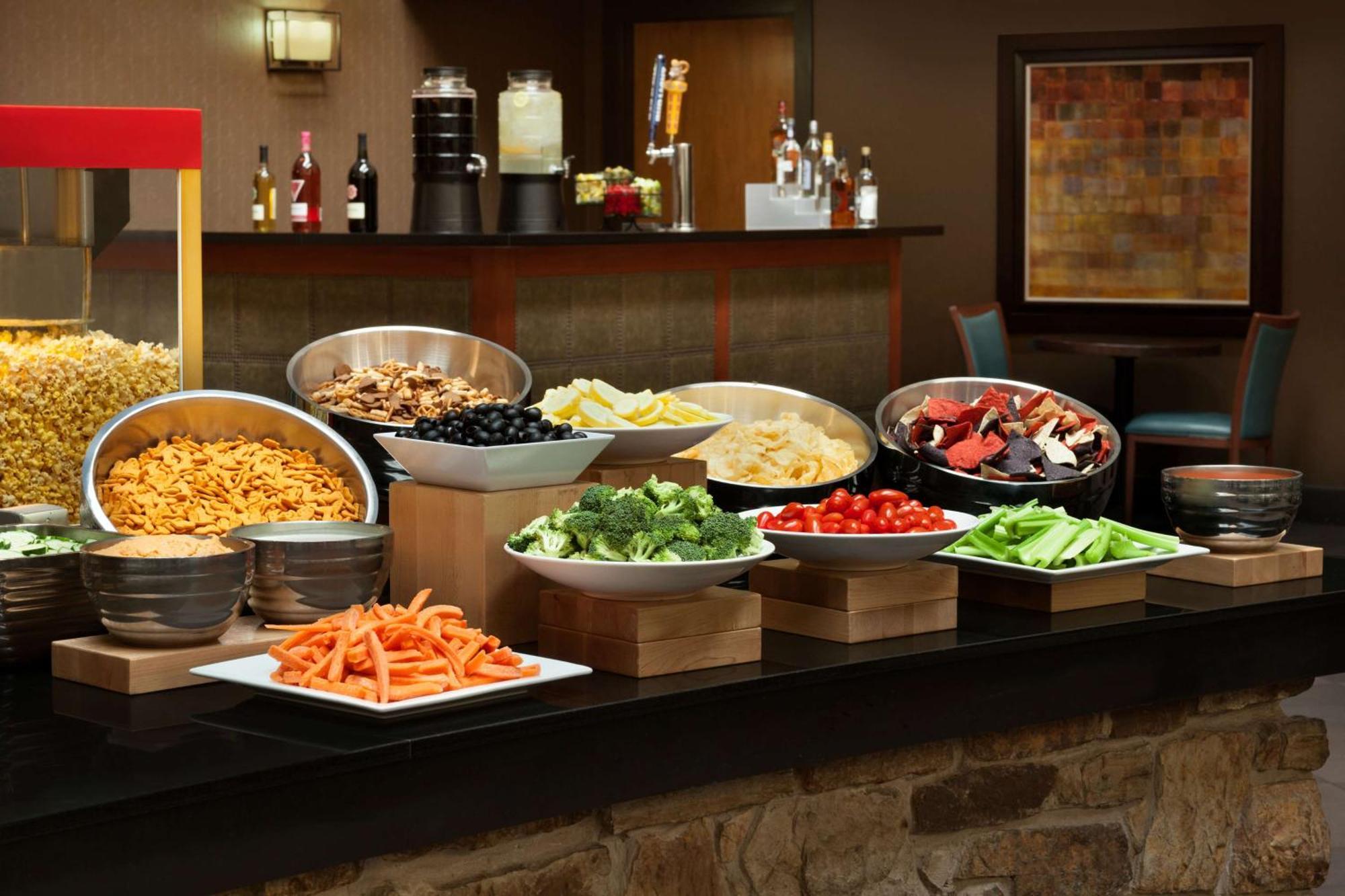 Embassy Suites By Hilton Oklahoma City Will Rogers Airport Esterno foto