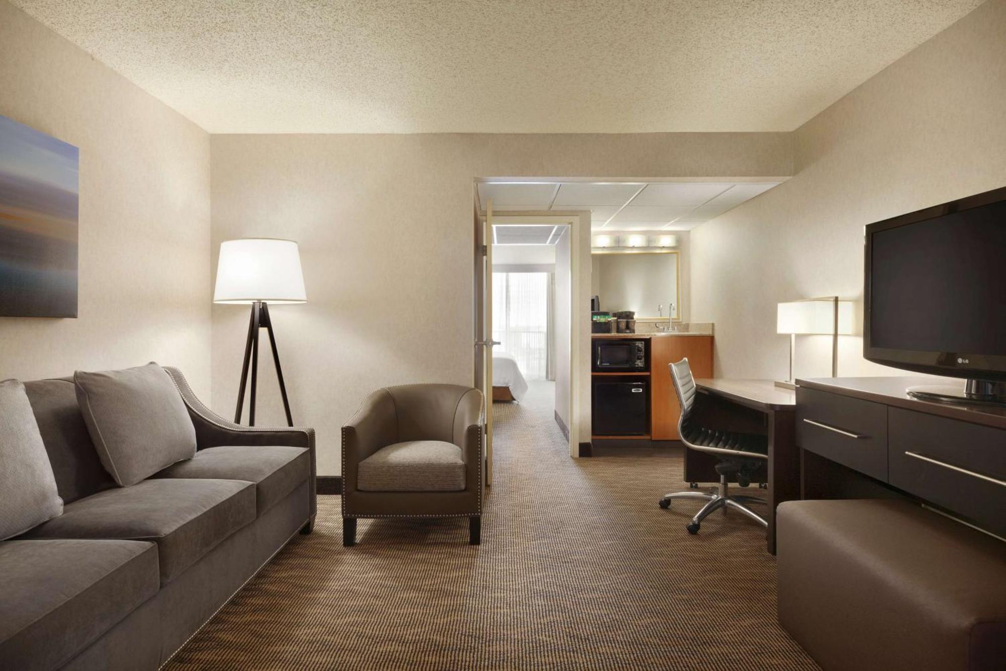 Embassy Suites By Hilton Oklahoma City Will Rogers Airport Esterno foto