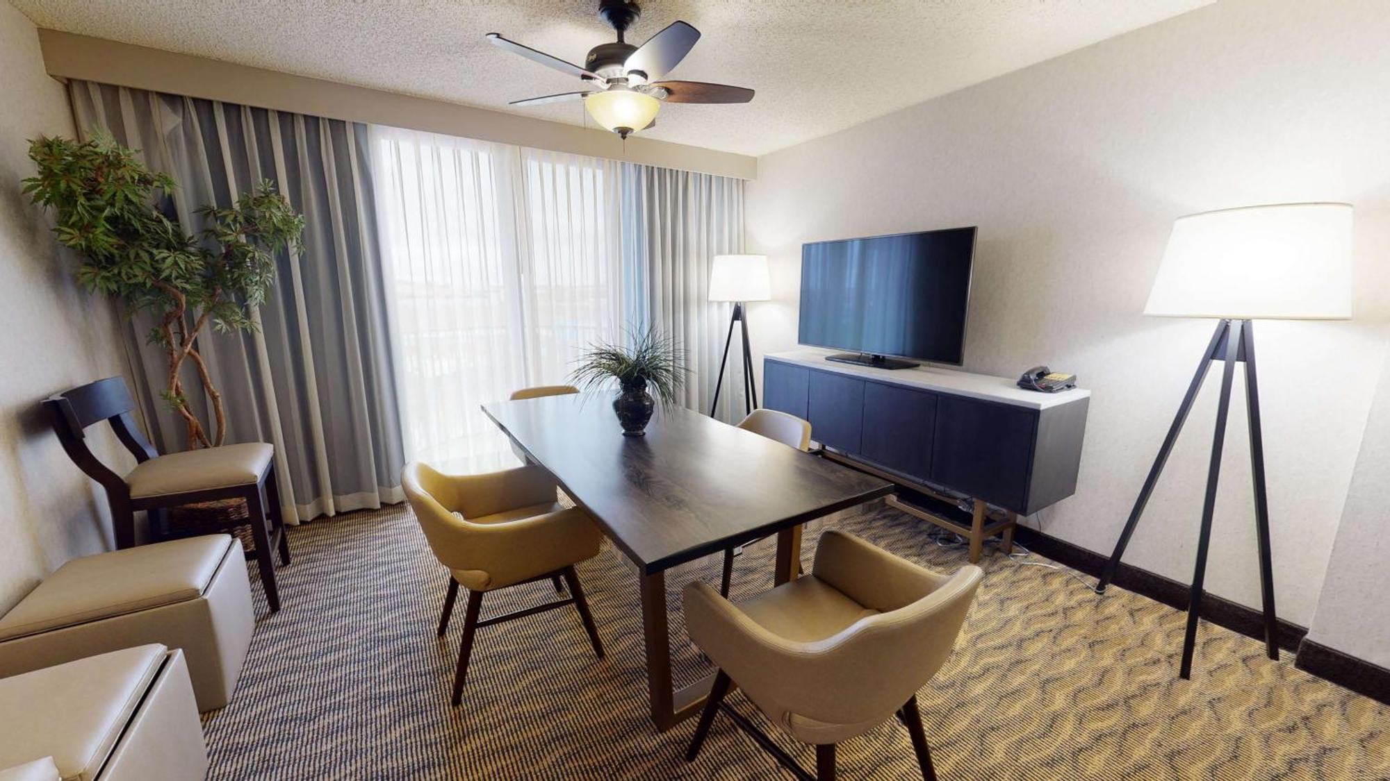 Embassy Suites By Hilton Oklahoma City Will Rogers Airport Esterno foto