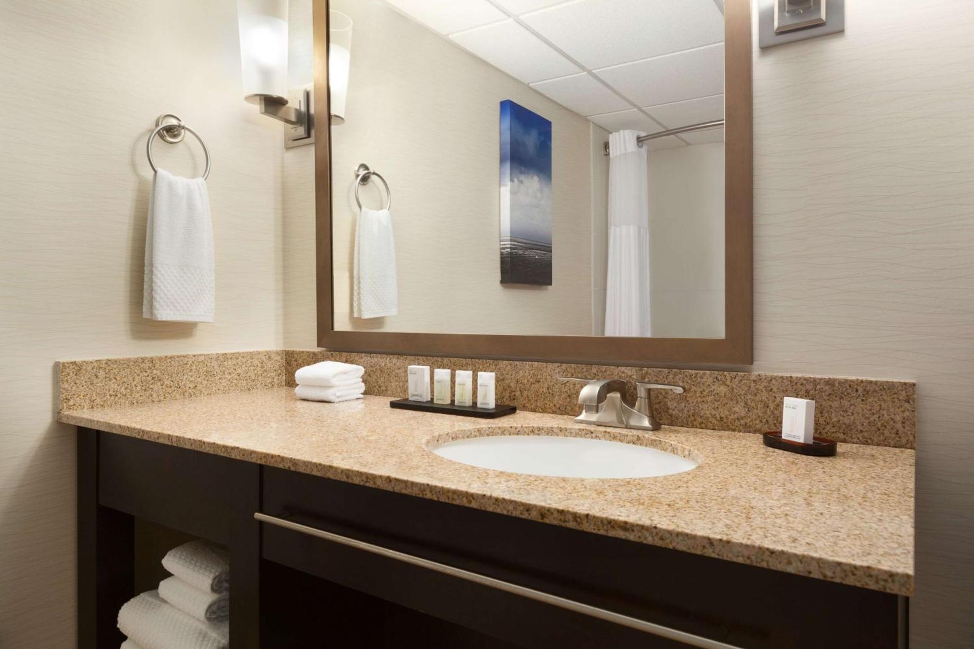 Embassy Suites By Hilton Oklahoma City Will Rogers Airport Esterno foto