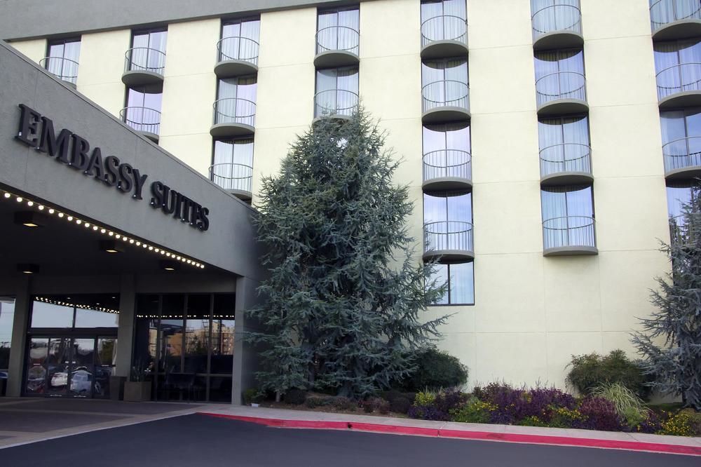 Embassy Suites By Hilton Oklahoma City Will Rogers Airport Esterno foto