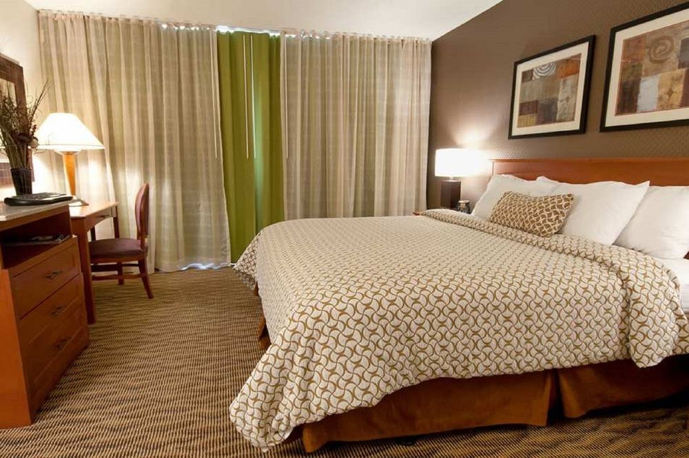 Embassy Suites By Hilton Oklahoma City Will Rogers Airport Esterno foto