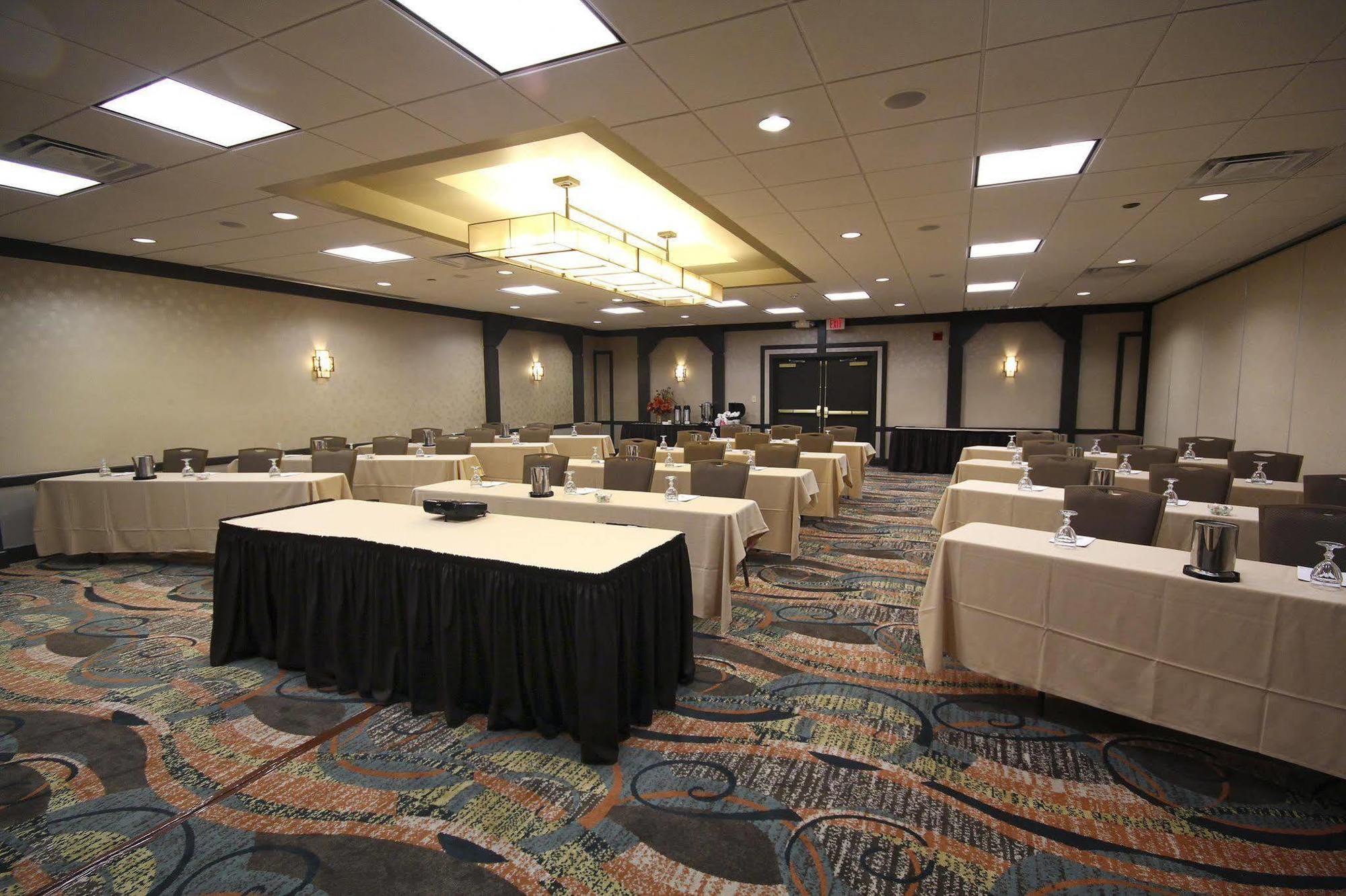 Embassy Suites By Hilton Oklahoma City Will Rogers Airport Esterno foto